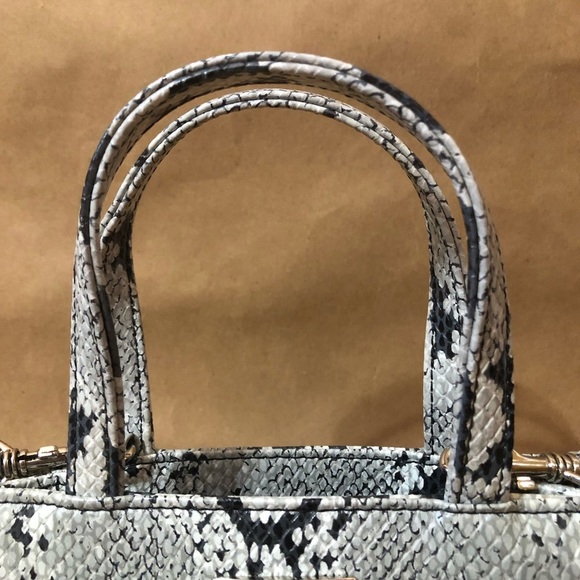 Nine West | Vintage Y2K Mini Boxy Square Crossbody Snakeskin Python Print Purse - Picture 4 of 11